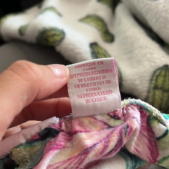 “Tommy Bahama” Floral sleepwear shorts size XS” - Picture 6 of 7